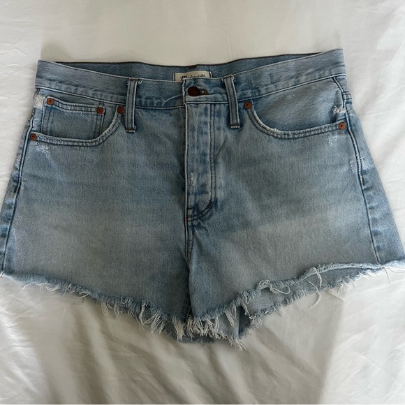 Madewell Pants - Madewell Relaxed High-Rise denim shorts, Size 29